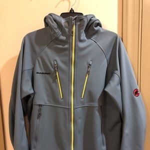 Men’s Mammut water resistant shell
